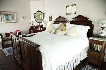 Lillian Farms Bed & Breakfast