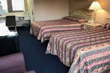 فندق على الطريق Claridge Inn