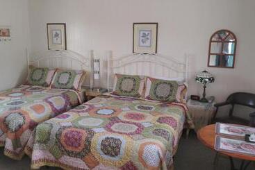 فندق على الطريق Midway Lodging