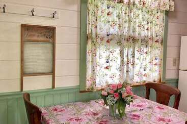 Taylor Made Bed And Breakfast