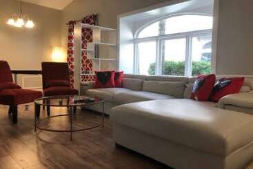 کلبه 6150 Sandcrest · New! Walk To Universal. Sleep 9. Near Disney