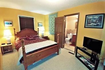 A_lazy_river_cabin
