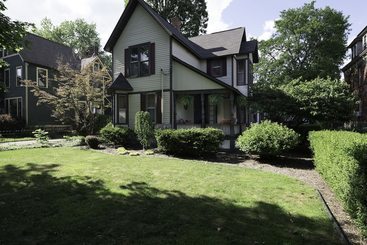 مبيت وإفطار Kara S Kottages @ W. Kalamazoo Ave