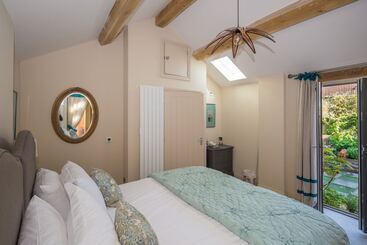 Bed and Breakfast The Room In The Garden