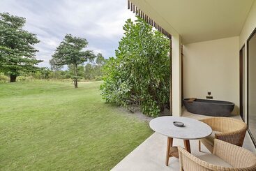 בית מלון כפרי Sheraton Belitung Resort