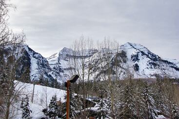 별장 Log Cabin On The Stream