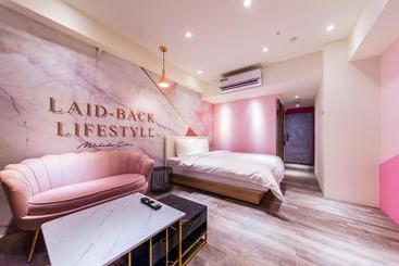 هاستل Lady M Luodong