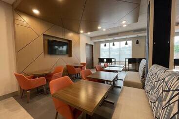 فندق Holiday Inn Express & Suites   Ft. Smith   Airport, An Ihg