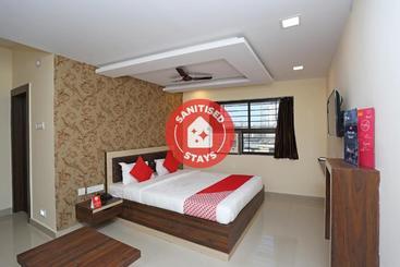 فندق Oyo 11549 Crystal Inn