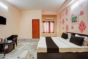 Hotel O Aarshi Palace