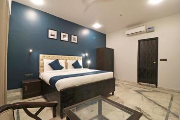 בית מלון כפרי Silverkey Executive Stays 36995 Ambika Inn Complex