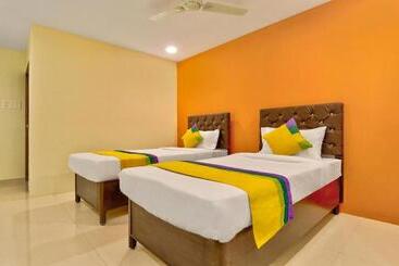 Itsy Hotels Carnival Inn