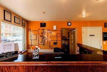 酒店 Americas Best Value Airport Inn