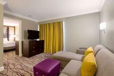 Doubletree By Hilton Hotel Savannah Historic District