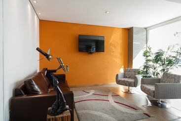 בית מלון כפרי Garibaldi Business