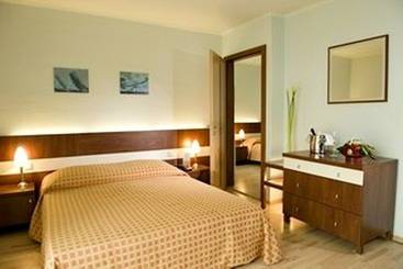 Holiday Beach Budapest Wellness Hotel With Sauna Park