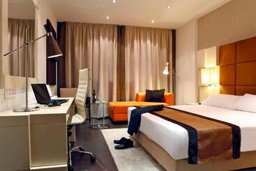 בית מלון כפרי Holiday Inn Madrid   Las Tablas, An Ihg