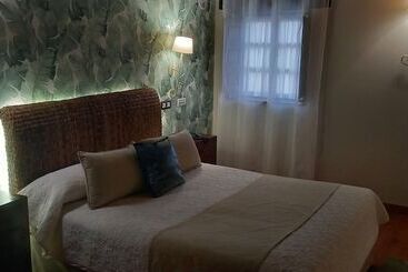 هتل La Casona De Revolgo