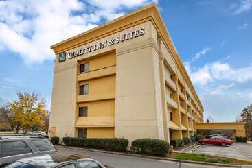 فندق Quality Inn & Suites Raleigh Durham Airport