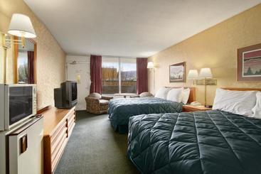 هتل Ramada By Wyndham Roanoke
