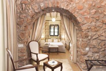 교외 호텔 Son Mercadal