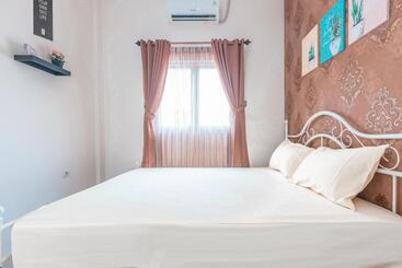 בית מלון כפרי Oyo Life 2658 Kost Rasyamada