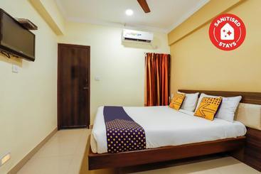 فندق Spot On Central Inn Near Albert Theatres