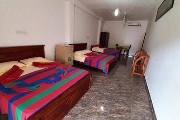 فندق The Lodge Unawatuna