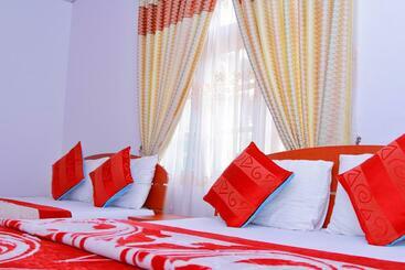 פנסיון Rri Luxury Homestay