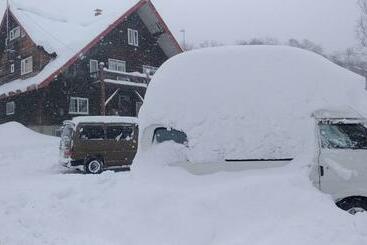 ペンション Niseko Higashiyama Guest House