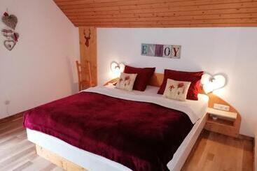 تختخواب و صبحانه Studio Holunder Weissbriach