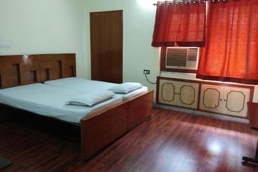 ペンション Nest Solution