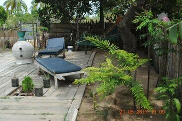 بنسيون Oceanic White House