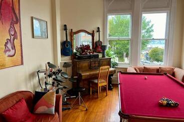 هاستل Chalet Backpackers