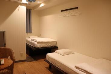 הוסטל Guest House Grand Naha