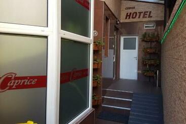 בית מלון כפרי Caprice Family