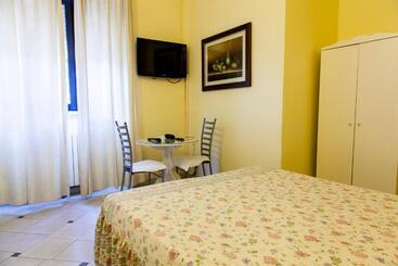 膳宿费 Affittacamere Europa Fiera