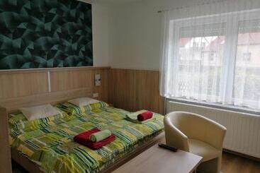 پانسیون Kata Vendégház