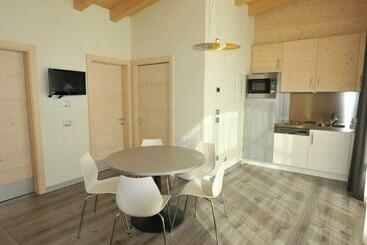 منتجع Bungalows Chalets Lago Di Molveno
