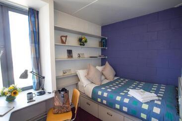 هاستل Trinity College  Campus Accommodation