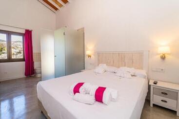 فندق Hostal Foies De Baix