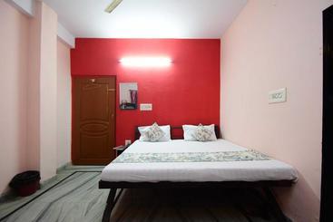 בית מלון כפרי New India Guest House