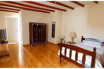 Pension Enhebra House