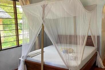 مبيت وإفطار Mafia Whale Shark Safari Afro Beach