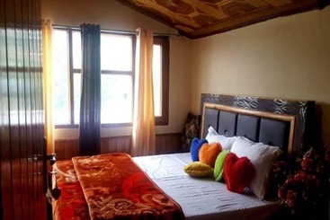 Goroomgo Hotel Himalayan Shutra Shimla