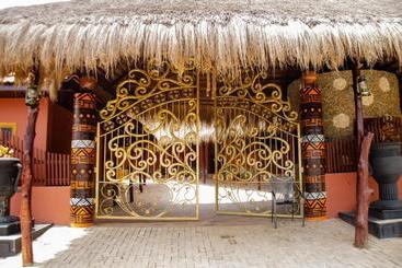 فندق Ike S Cultural Village