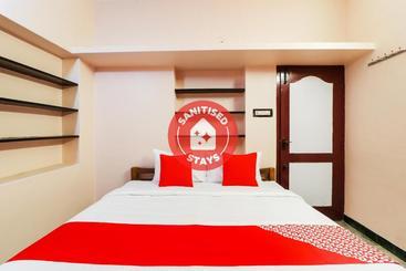 Hotel Oyo 76797 S V Apartments