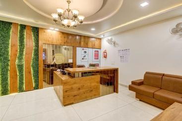 فندق Capital O 75958 Paris Inn