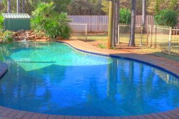 هتل Mulga Country Motor Inn