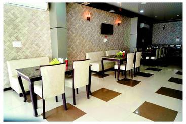 هتل Viraj Inn